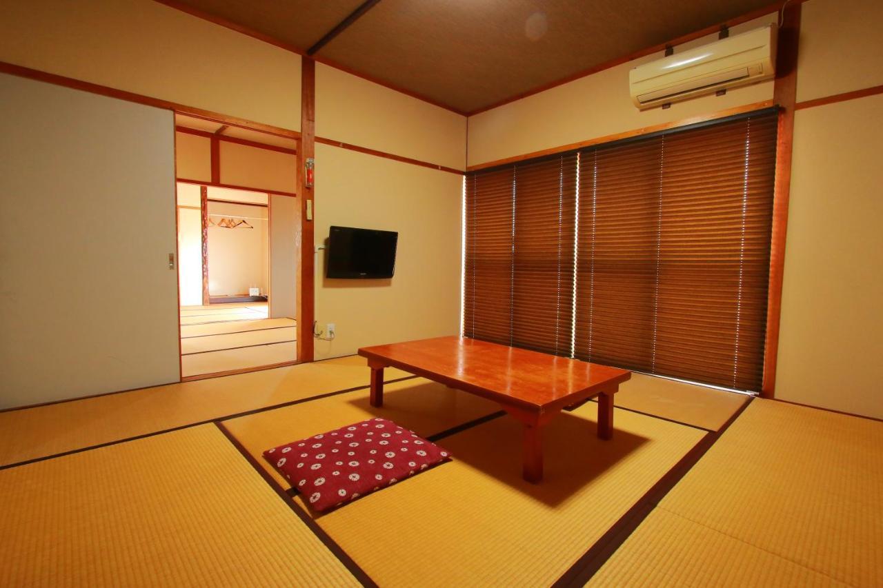 Family Ryokan Kawakyu With Showa Retro, Private Hot Spring Ібусукі Екстер'єр фото