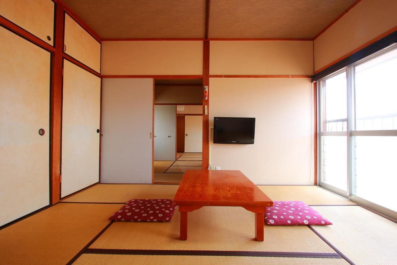 Family Ryokan Kawakyu With Showa Retro, Private Hot Spring Ібусукі Екстер'єр фото
