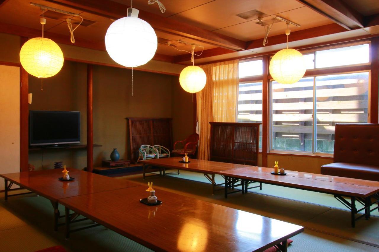 Family Ryokan Kawakyu With Showa Retro, Private Hot Spring Ібусукі Екстер'єр фото