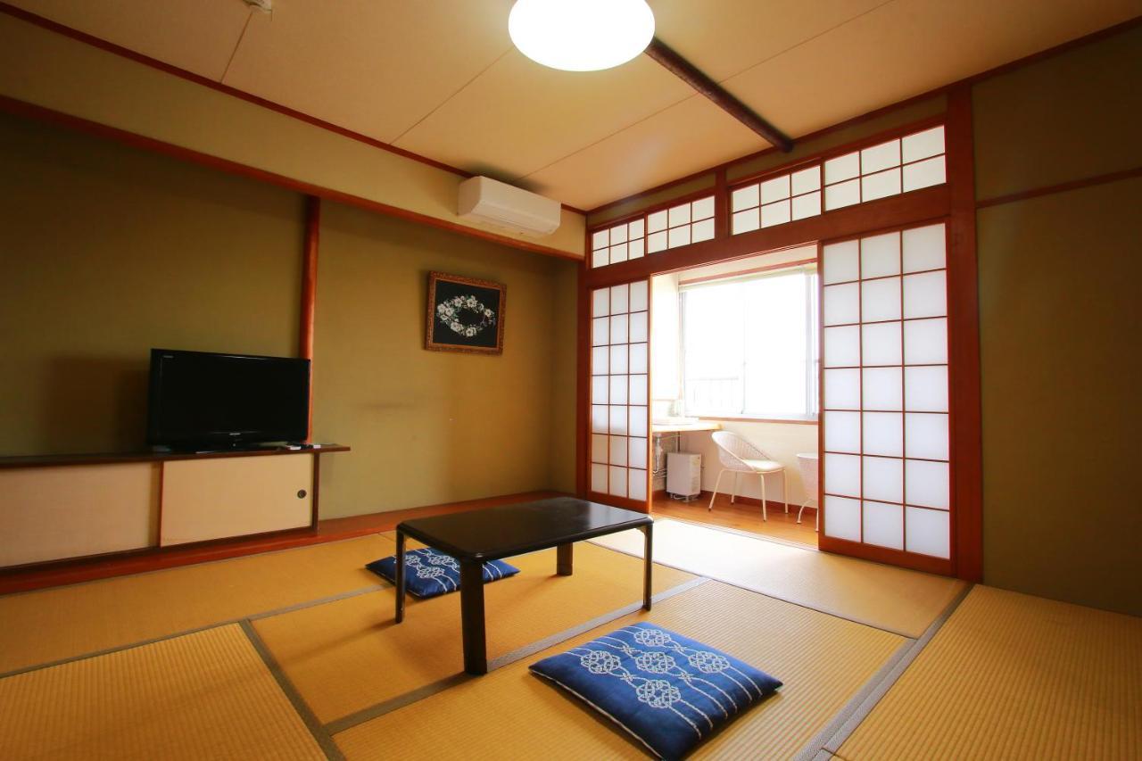 Family Ryokan Kawakyu With Showa Retro, Private Hot Spring Ібусукі Екстер'єр фото